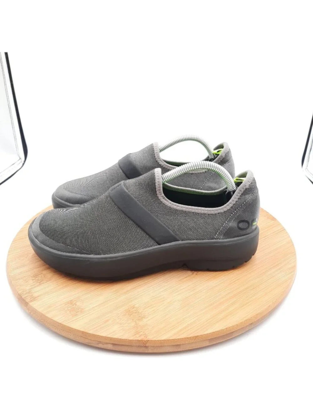 OOfos OOmg Fibre Womens Size 7 Shoes Gray Recovery Gym Workout Sneakers